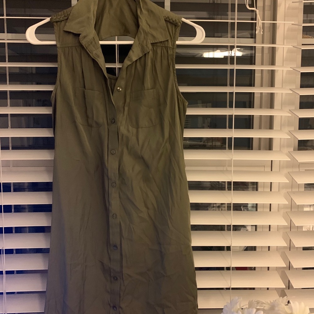 Green button dress